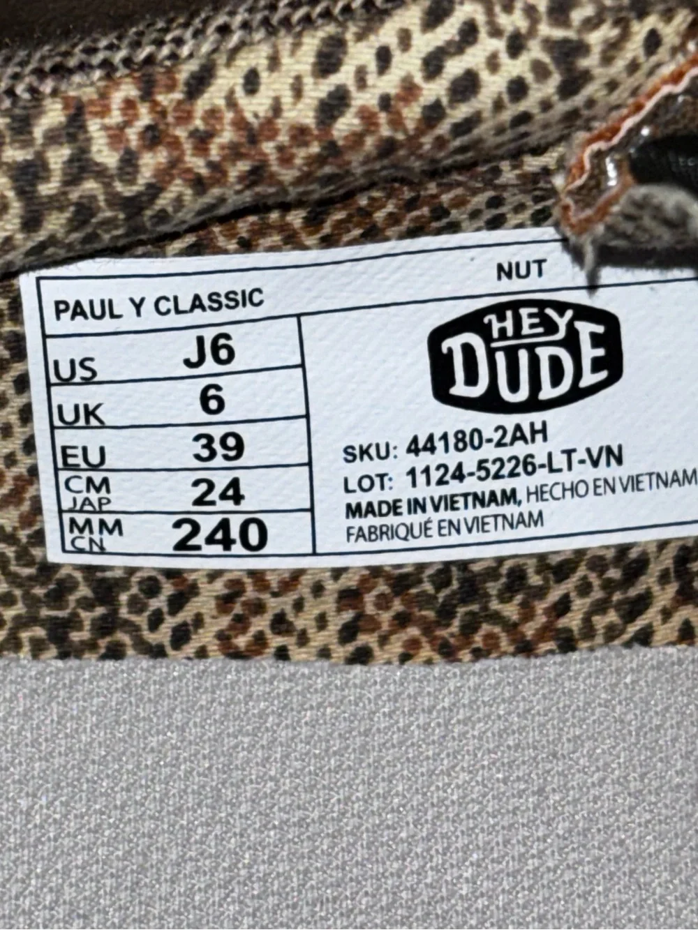 Hey Dude Boys Shoes Size 6 New in Box Paul Y Classic Color Nut Slip On Preppy